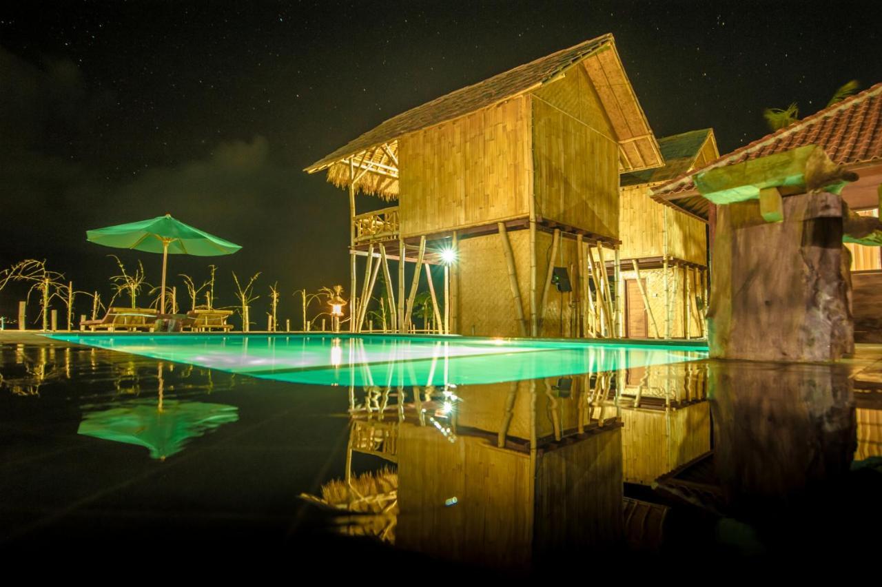 Batununggul Pondok Bamboo Villa מראה חיצוני תמונה
